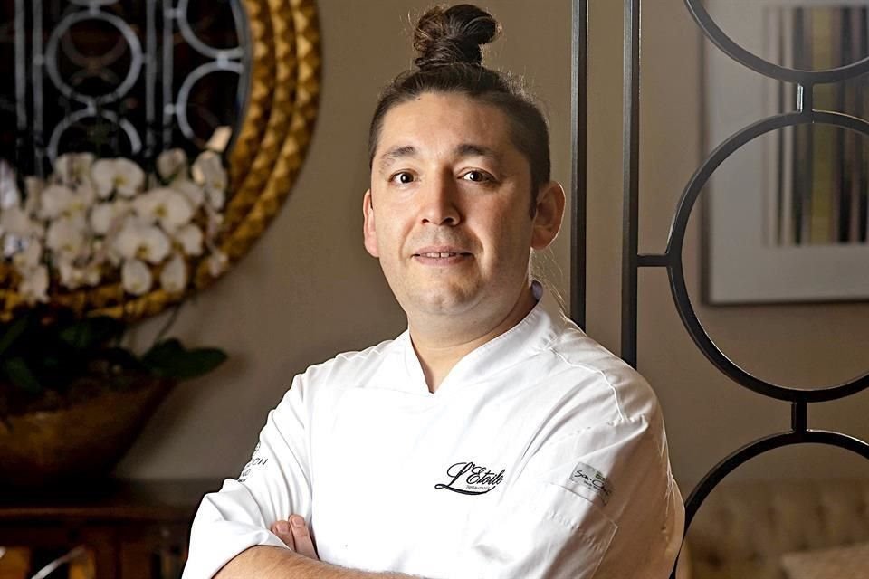 Descubre al chef Juan José Molina, uno de los más destacados en el Cono Sur por su original propuesta gastronómica.