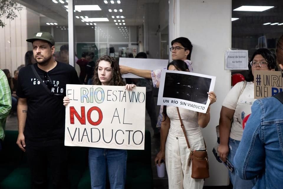 Andrea Villarreal, de Un Río en el Río, dijo que entregaron dos estudios para respaldar su oposición a la construcción del viaducto.