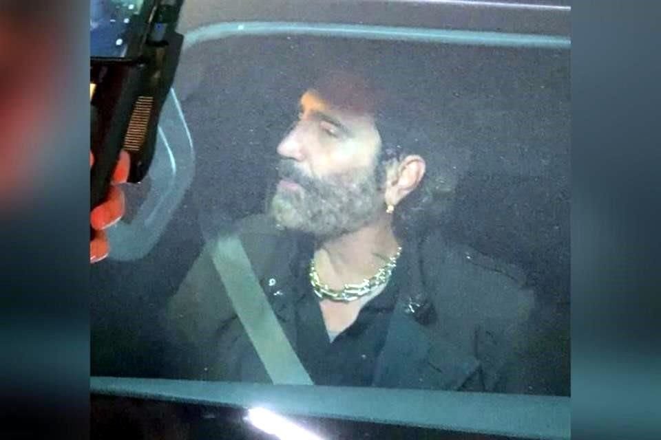 El cantante reaccionó en torno a la filtración que hizo un influencer de unos videos que destaparon una supuesta colaboración musical entre Carín León y El Potrillo.