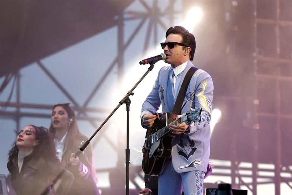 Drake Bell despidió a su ingeniero de audio en pleno show en Puebla 2025 por fallas técnicas; el momento se volvió viral en redes.