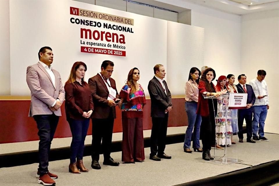 Dirigencia de Morena borró de sus lineamientos, que envió Sheinbaum, orden de suspender cualquier indicio de proselitismo adelantado.