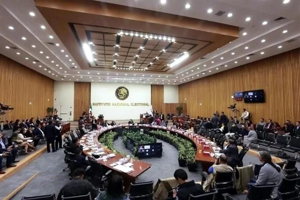 Consejeros del INE reclamaron a congresos y gobiernos locales aprobar elección judicial en estados sin entregar recursos a OPLES.