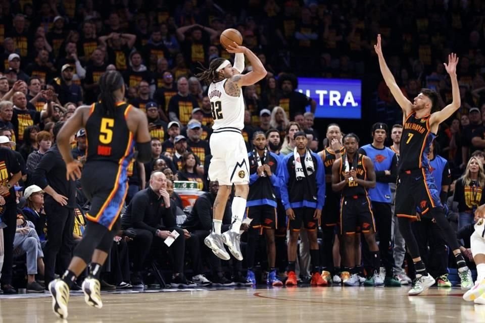 Aaron Gordon en el tiro ganador.