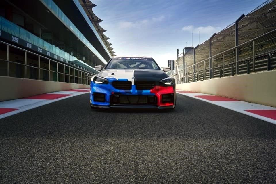 La versión M2 Racing genera más de 300 caballos de fuerza.