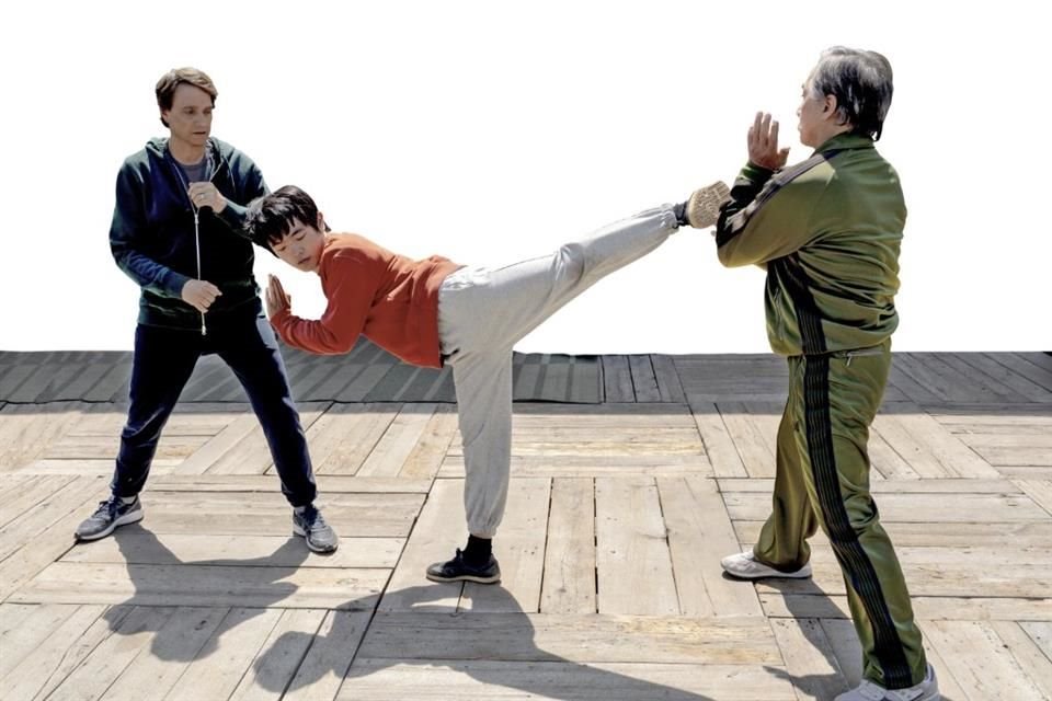 Llega a cines de México 'Karate Kid: Leyendas', la sexta película de la exitosa franquicia ochentera, llena de guiños a su legado.