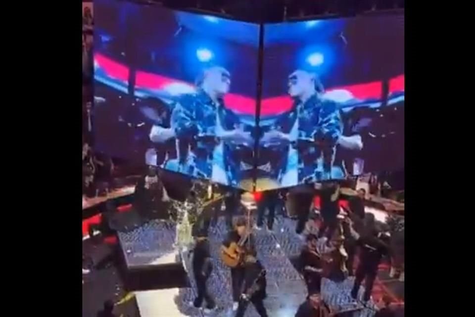 El cantante de corridos tumbados, Junior H, acudió a la Feria de San Marcos, en Aguascalientes.