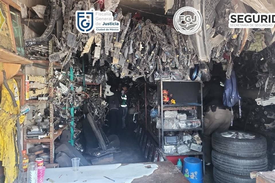 Autoridades realizan operativo para combatir el robo de vehículos y autopartes, de acuerdo con información de la SSC.