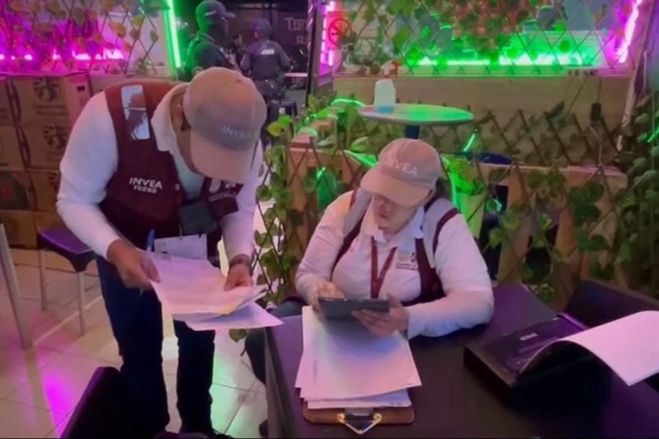 El Invea señaló que la noche del jueves llevó a cabo las revisiones a los locales en Iztapalapa y Coyoacán.