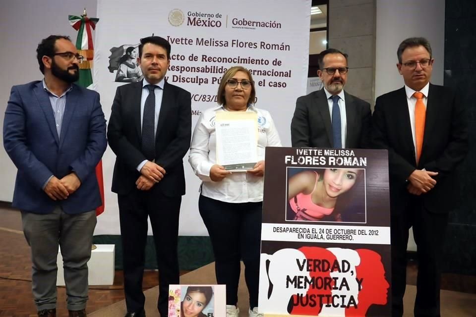 Representantes del Gobierno y organizaciones internacionales reconocieron la labor de la señora Sandra Luz, del Colectivo Igualtecas, integrado por madres buscadoras de Guerrero.