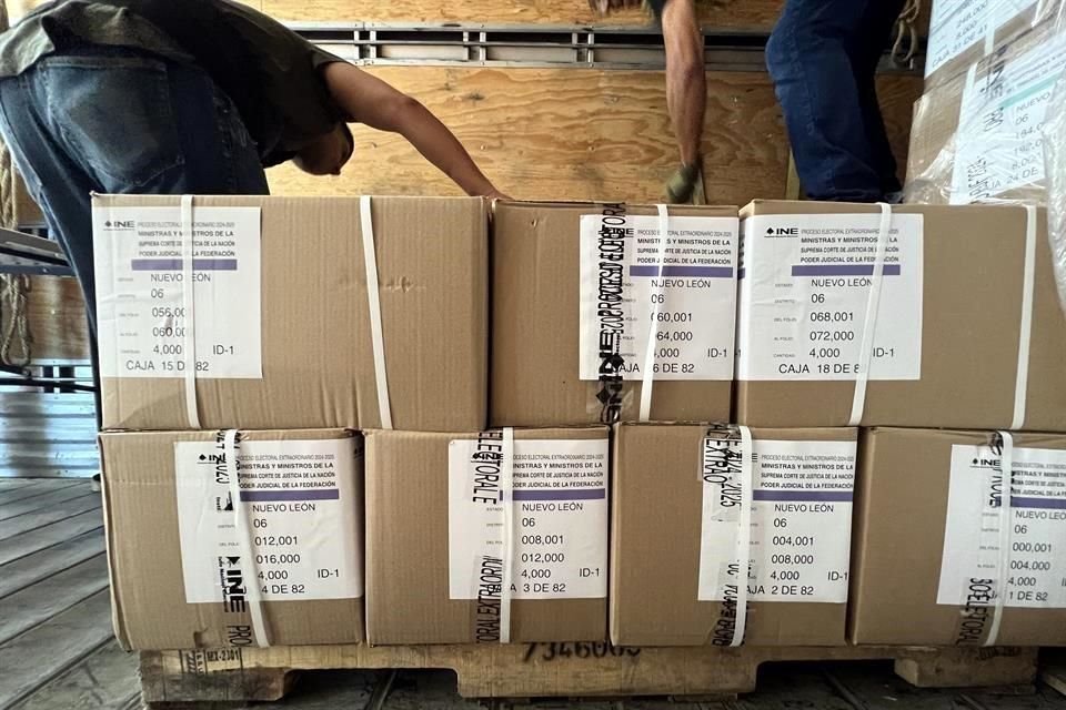 Los 14 Distritos de la entidad comenzaron a recibir los paquetes electorales poco después de las 8:00 horas.