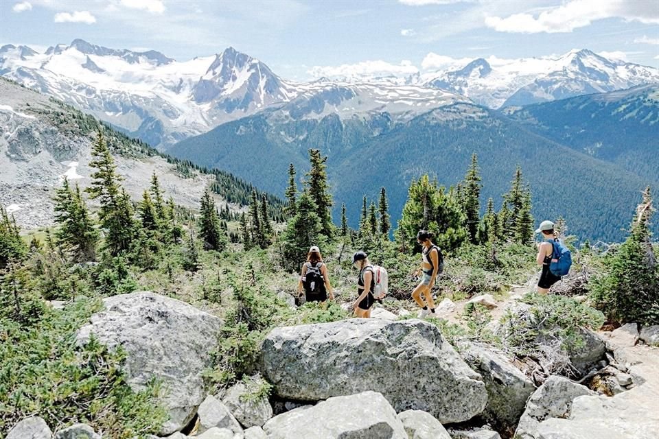Nawiąż kontakt z naturą i samym sobą w Whistler. Stres możesz uwolnić się od stresu dzięki leśnym kąpielom i pieszym wędrówkom szlakiem Lost Lake Trail.