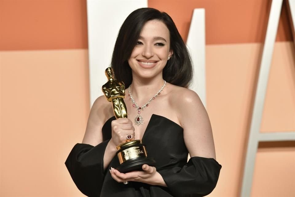 Tras ganar el Óscar este año, la actriz Mikey Madison regresa al cine para protagonizar la cinta 'Reptilia', junto a Kirsten Dunst.