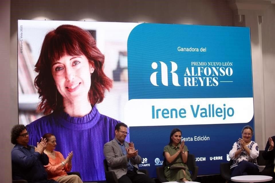 El anuncio se dio a conocer a través de un enlace por videoconferencia a Madrid, en donde se encuentra Vallejo.