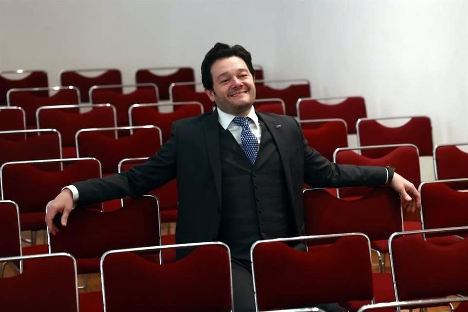 El tenor sonorense Arturo Chacón-Cruz alista una gala por sus 25 años de trayectoria en el Palacio de Bellas Artes.
