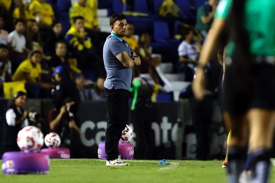 Ángel Villacampa realizó cambios cuando su equipo mejor venía jugando.