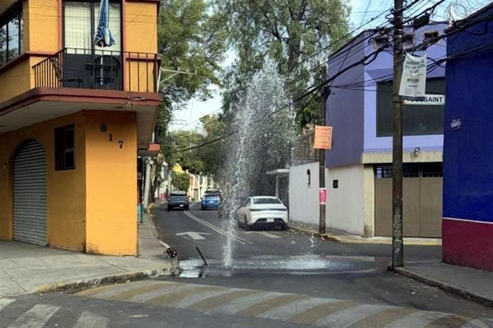 Con el pozo funcionando, aumentaron la presión y las fugas. Como ejemplo, la registrada apenas el domingo.
