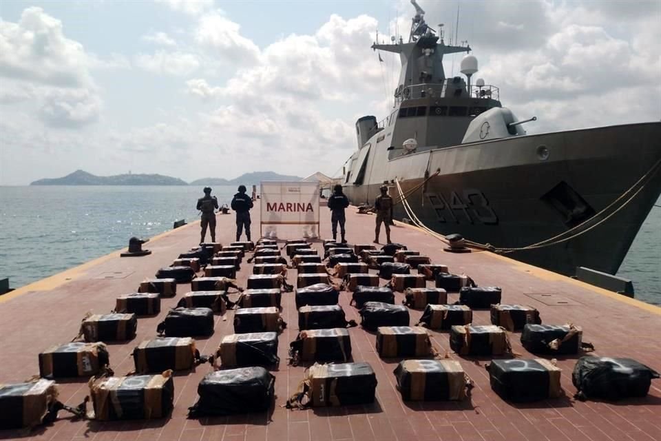 La Marina informó este martes del aseguramiento realizado frente a costas de Guerrero.