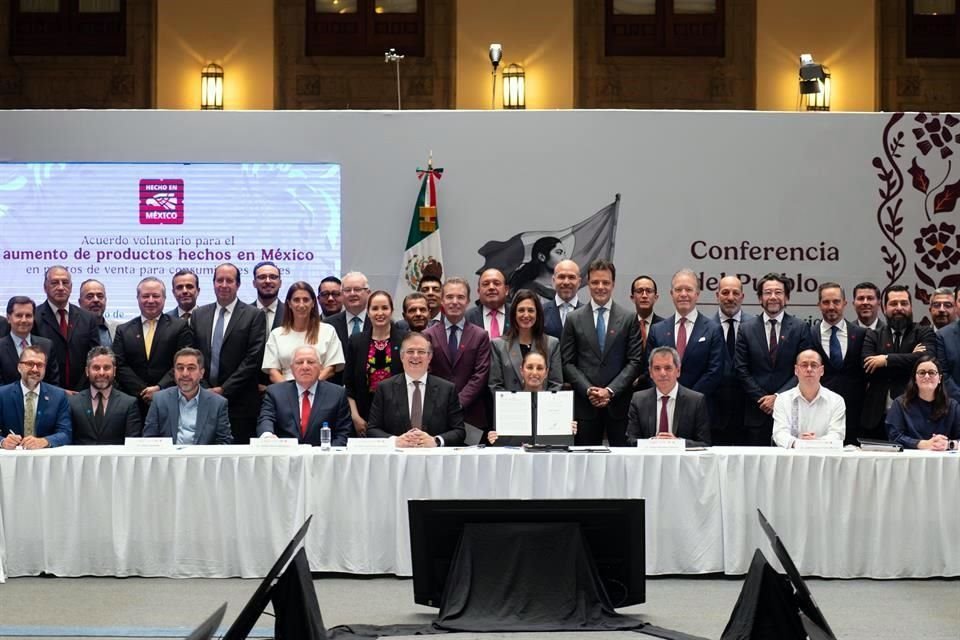 Acuerdan Gobierno y ANTAD aumentar contenido nacional