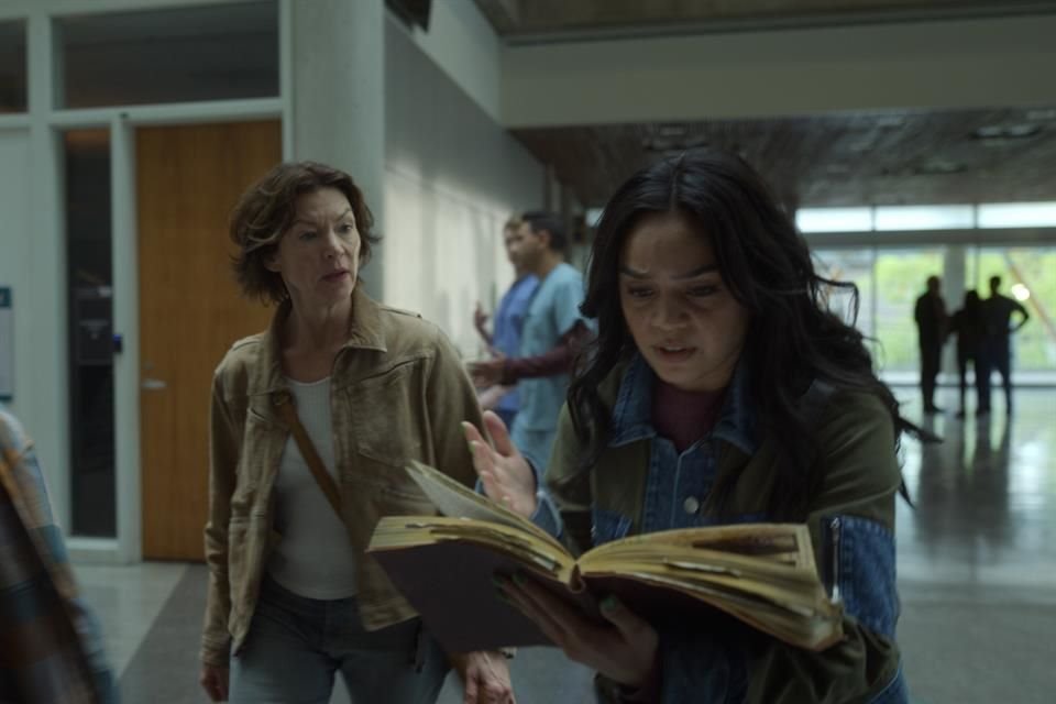 Esta película cruza la línea hacia lo ridículo, acercándose peligrosamente a lo que fue 'Una Película de Miedo' para la saga Scream.