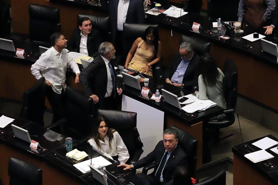 Los senadores morenistas se reunieron con el titular de la Agencia de Transformación Digittal, José Merino, quien afirmó que se eliminarán, al menos, tres artículos del dictamen de la Ley Telecom.