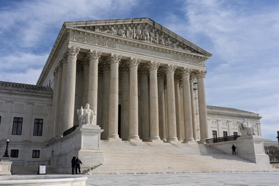 В этот четверг Верховный суд США рассмотрит вопрос о гражданстве по праву рождения, которое Трамп пытается отменить.