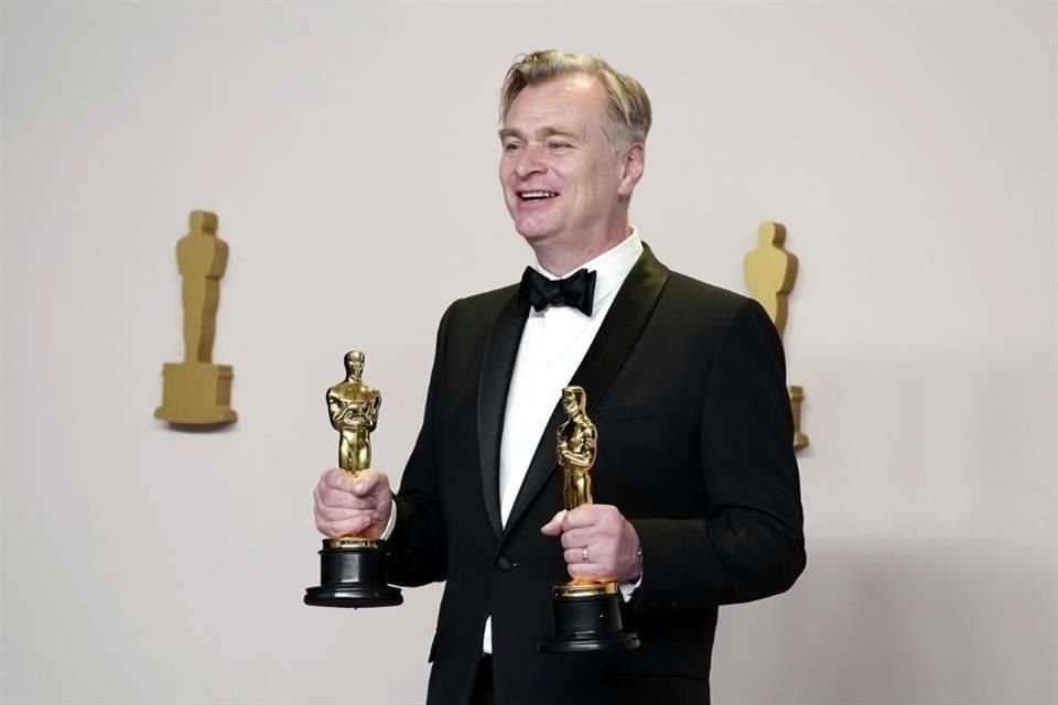 Zendaya, Lupita Nyong'o, Robert Pattinson, Anne Hathaway, Charlize Theron y Mia Goth, entre muchos otros actores, también protagonizan la película.  