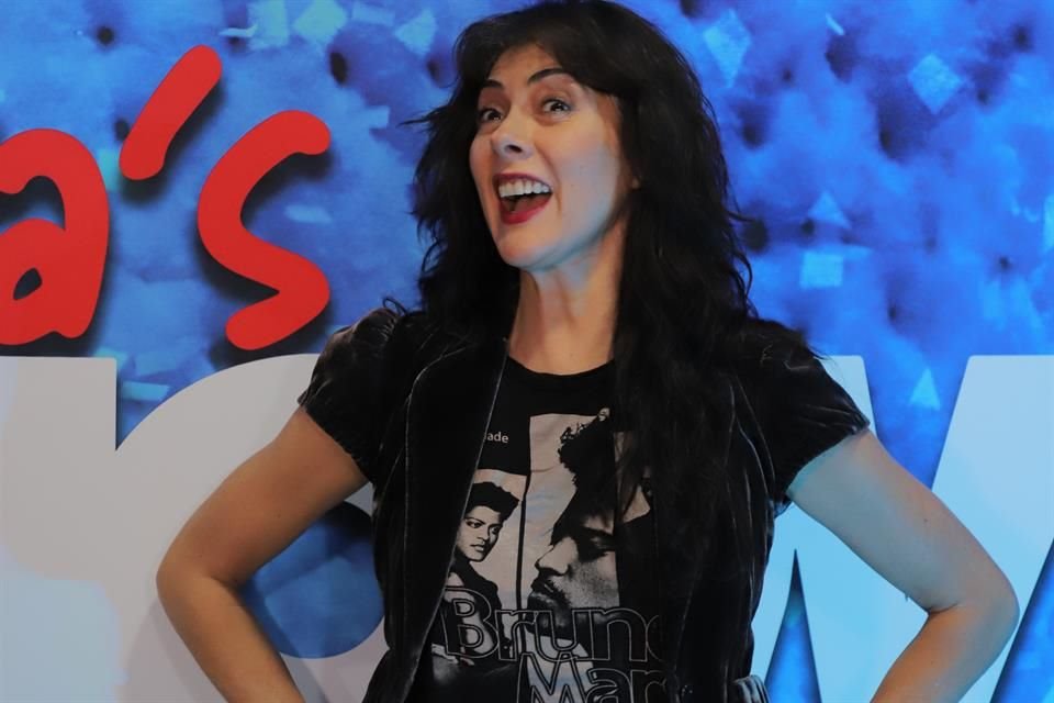 Verónica Jaspeado bromeó con las cámaras.