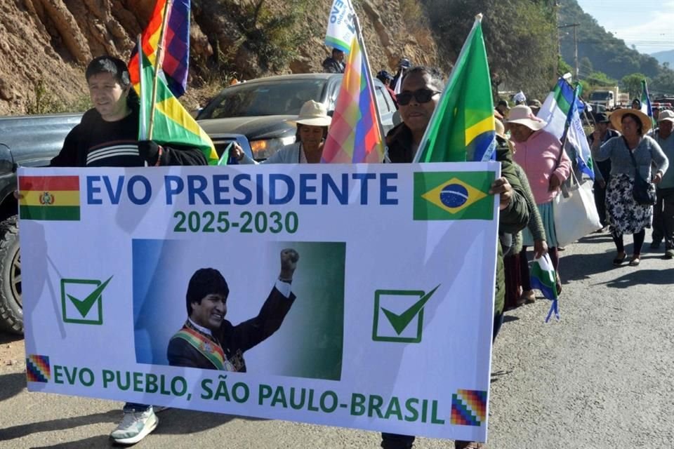 Seguidores de Evo Morales durante una marcha a La Paz, en Bolivia, el 15 de mayo del 2025.