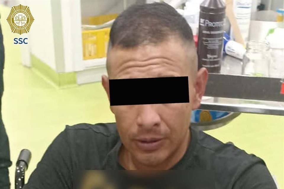 Antes de ser llevado al hospital en calidad de detenido, lo revisaron y le hallaron el teléfono y el dinero que le robó al menor de edad.