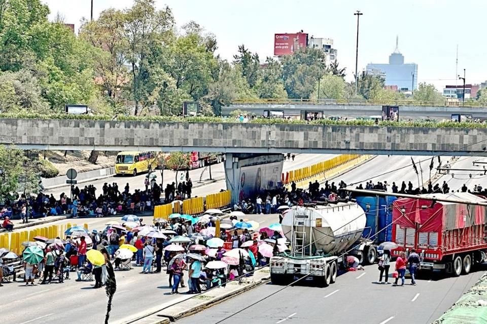 Por más de 5 horas, los maestros de CNTE bloquearon avenidas principales de CDMX y emplazaron a Presidenta Sheinbaum a una mesa de diálogo.