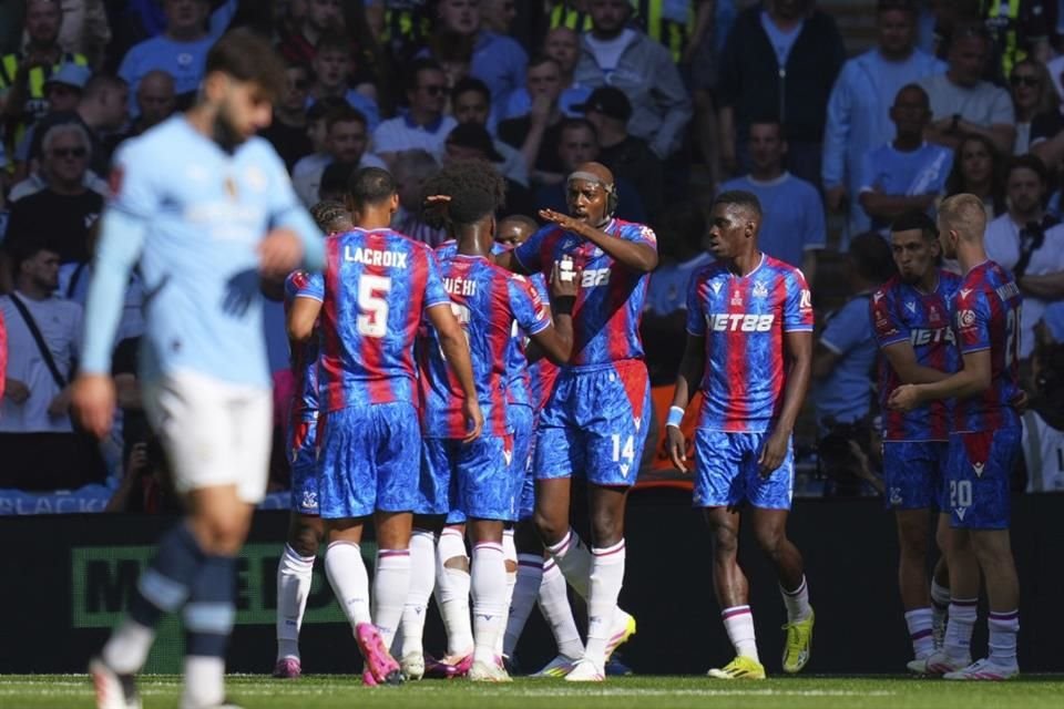 El Manchester City consumó un nuevo fracaso en la temporada, tras perder 1-0 con el Crystal Palace en la Final de la FA Cup.