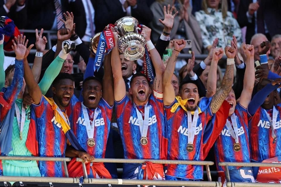 El Palace levantó el título del torneo más antiguo del futbol.