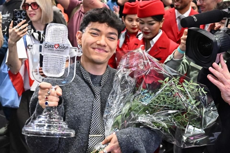 JJ, el contratenor de 24 años que ganó el concurso musical de Eurovisión, fue recibido en su natal Austria como todo un héroe local.