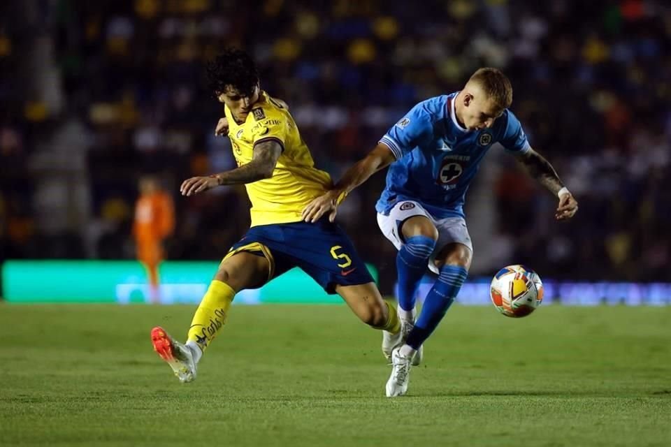 Cruz Azul, Liga MX'te América'yı eleme girişiminde bir kez daha başarısız oldu ve tüm enerjisini Concacaf Şampiyonlar Ligi'ne odaklamak zorunda kalacak.