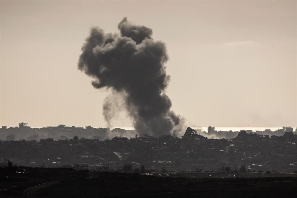 Humo causado por un ataque israelí en el norte de la Franja de Gaza, el 19 de mayo.
