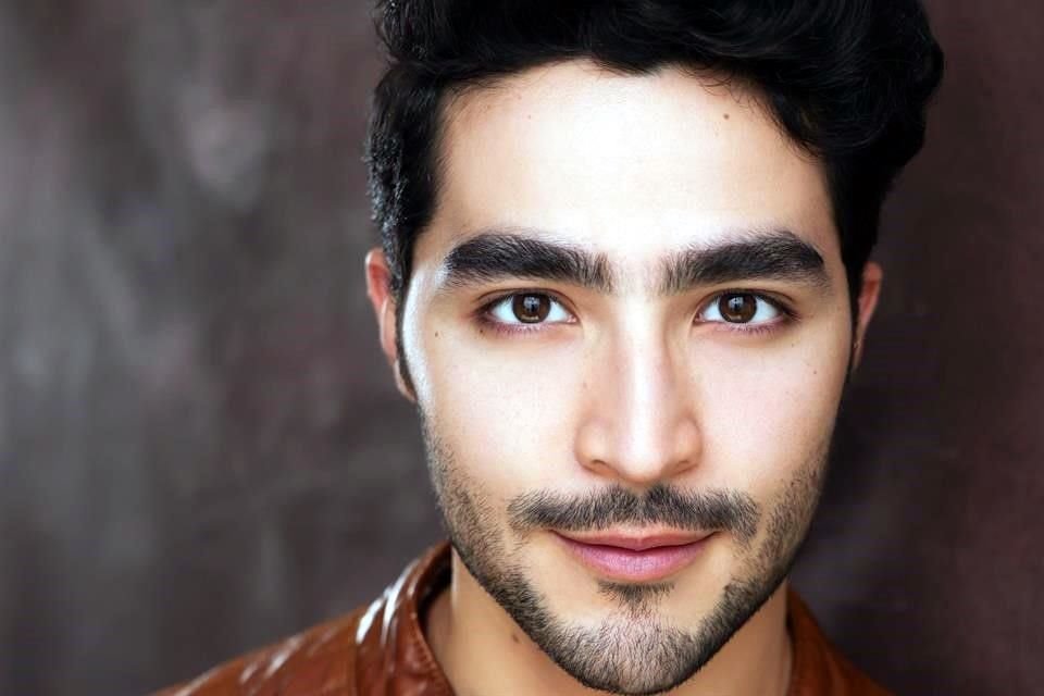Emiliano Morales nació en la Ciudad de México.