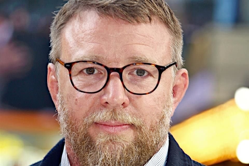 Guy Ritchie dirige la película.