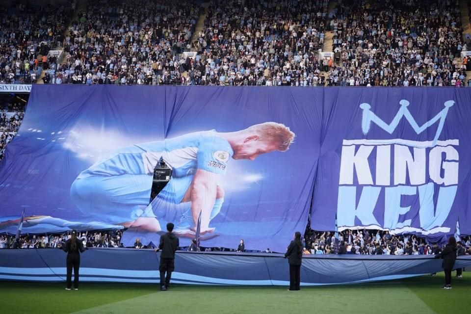 Kevin De Bruyne tuvo una emotiva despedida en su último juego en casa con el Manchester City, con un triunfo 3-1 sobre el Bournemouth.