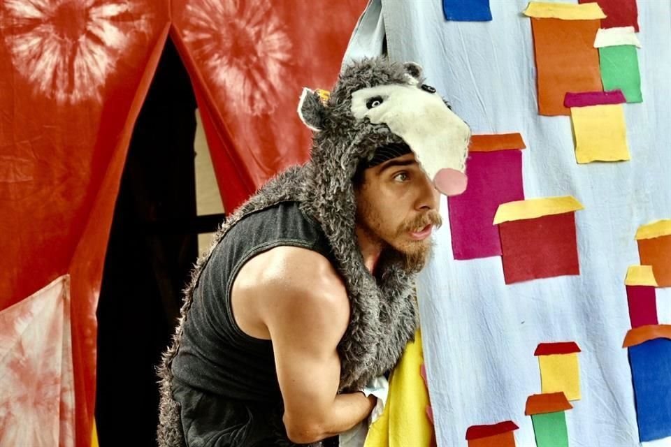El sábado 24, a las 13:00, se presentará '¿A dónde va, señor Tlacuache?', que recrea el mito ancestral sobre cómo un astuto marsupial robó el fuego a doña Lumbre para entregarlo a los humanos.