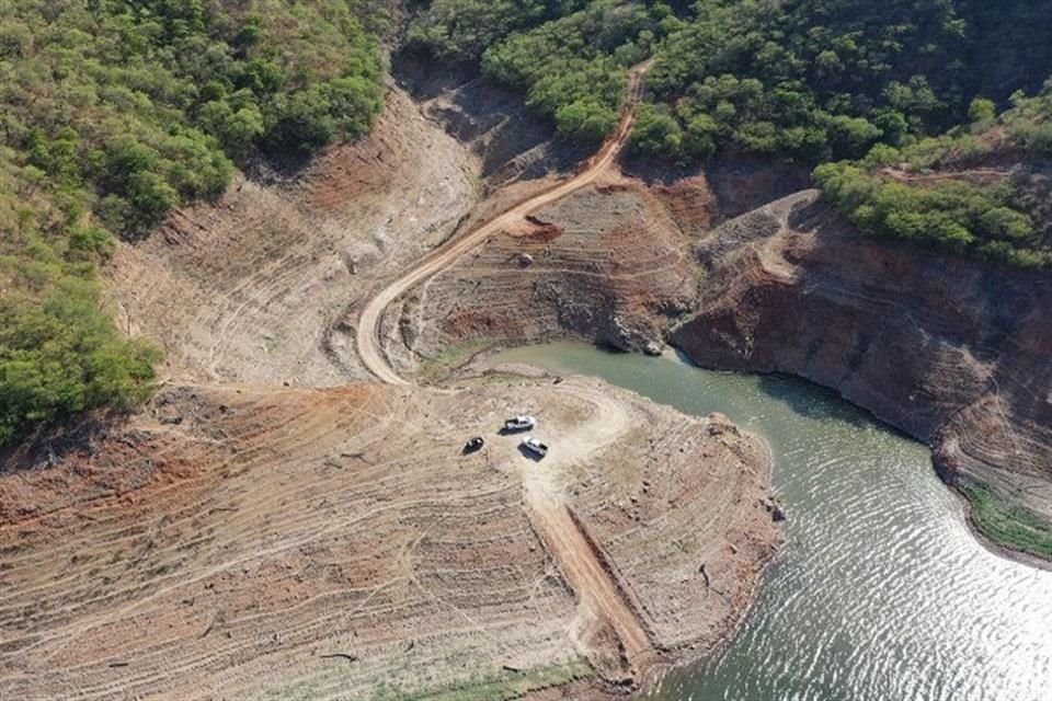 el presidente de Oroco Resources, Ian Graham, reconoció el apoyó y respaldo del Gobierno de Sinaloa al Proyecto Santo Tomás, mismo que tiene un potencial minero estimado en 4 mil 749 millones de libras de cobre..