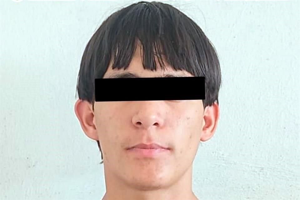 En un operativo en Culiacán, fue detenido  Luis Ernesto Beltrán Quiñonez, de 18 años, junto con otros dos menores de edad.
