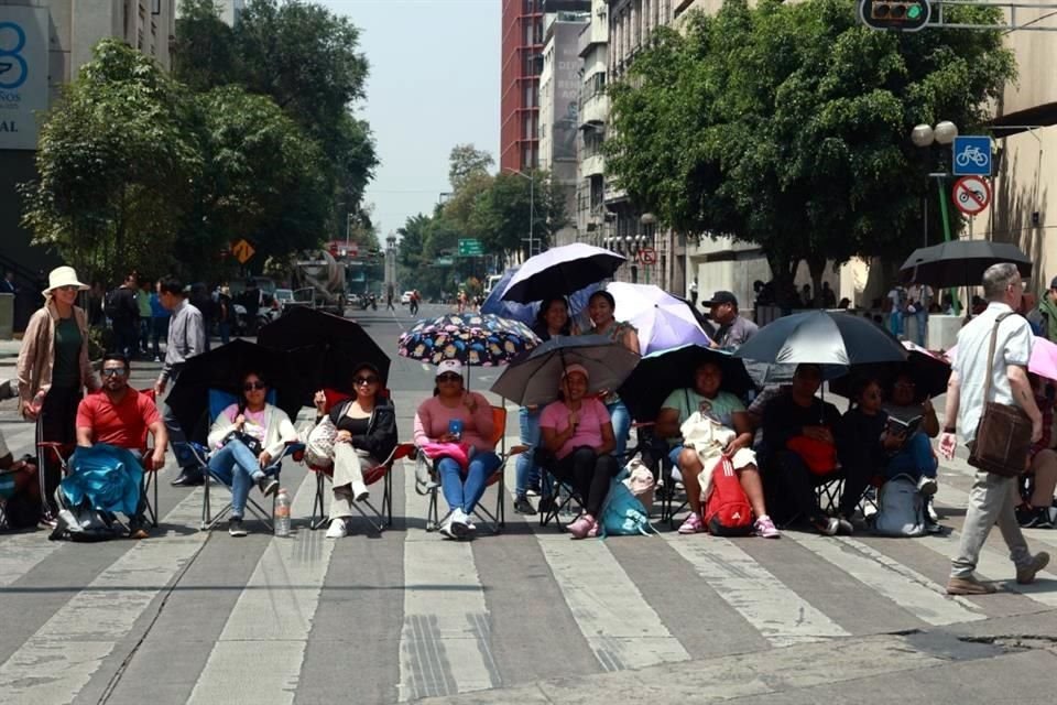 Sheinbaum dijo que no hay avances en diálogos con integrantes de la CNTE, quienes ayer bloquearon varios puntos de CDMX y acceso a mañanera.