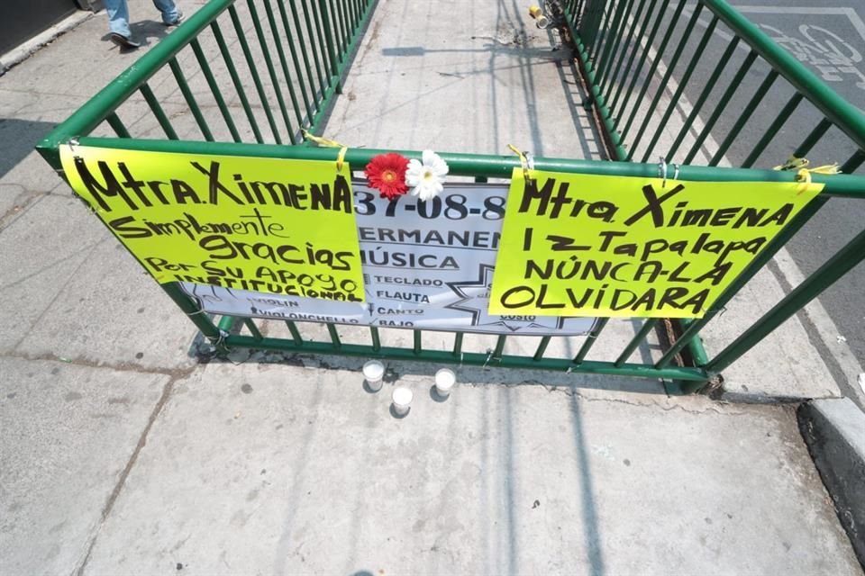Este miércoles fueron colocados dos carteles con mensajes de cariño dirigidos a Ximena.