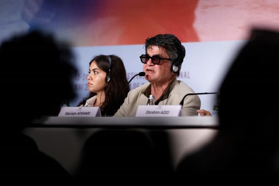 El largometraje se basa en testimonios de prisioneros políticos que pasaron decenas de años tras las rejas en Irán y con los que Panahi, encarcelado en dos ocasiones.