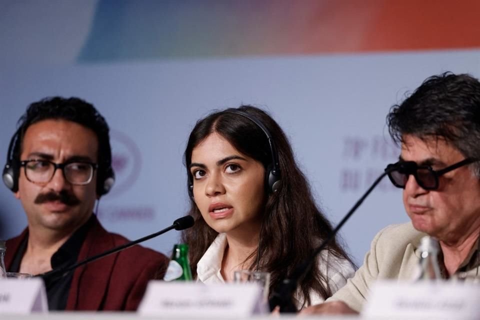 Panahi, que filmó sin autorización, explicó que la situación se 'complicó más' después de que el festival anunció en abril que su filme competiría por la Palma de Oro.