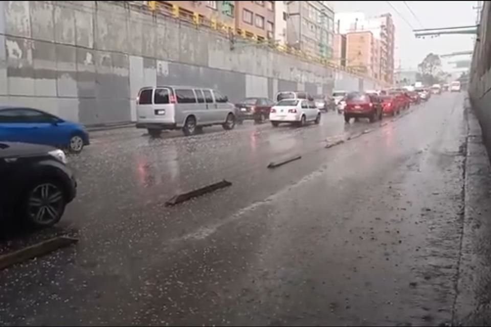 La Alcaldía Cuauhtémoc registra caída de granizo.