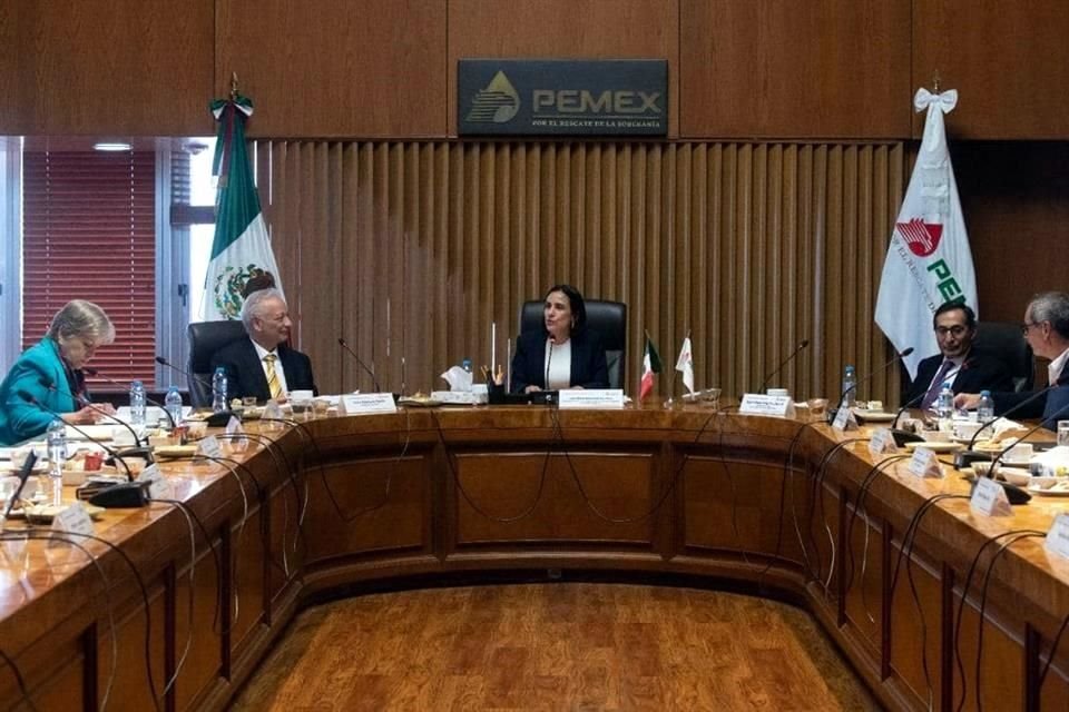 Aspecto de una sesión del Comité de Administración de Pemex, en octubre pasado.