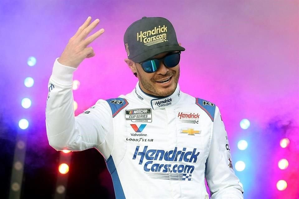 Kyle Larson va por ambas carreras.