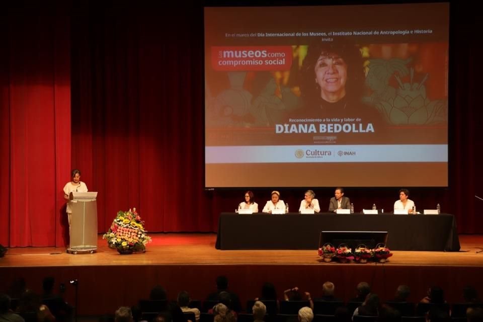 Bedolla recibió un homenaje póstumo en el Auditorio Jaime Torres Bodet del Museo Nacional de Antropología.