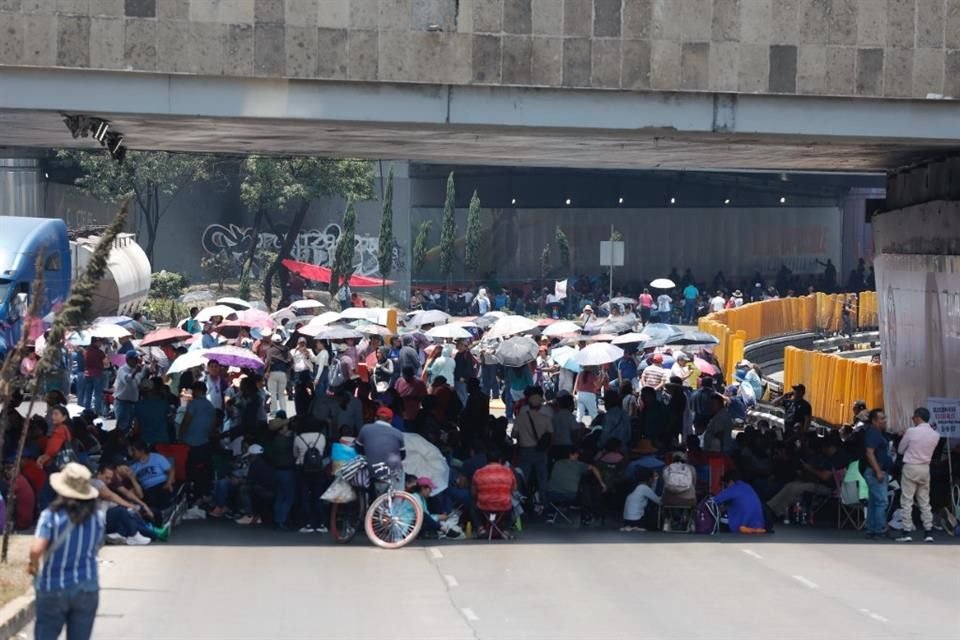 La CNTE adelantó que realizará un bloqueo afuera del AICM, por lo que el Metro suspenderá su servicio en dos estaciones.